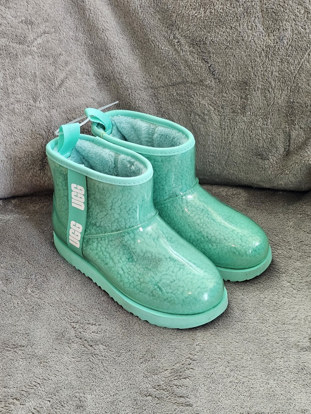 UGG Youth Classic Clear "Tide Pool" Turquoise Green Boots (5)